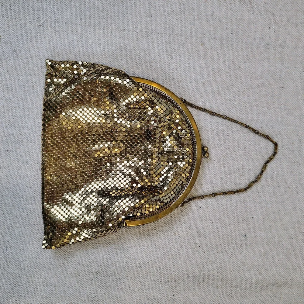 Vintage Whiting & Davis Gold Mesh Evening Purse Kiss Lock Made in USA Bag